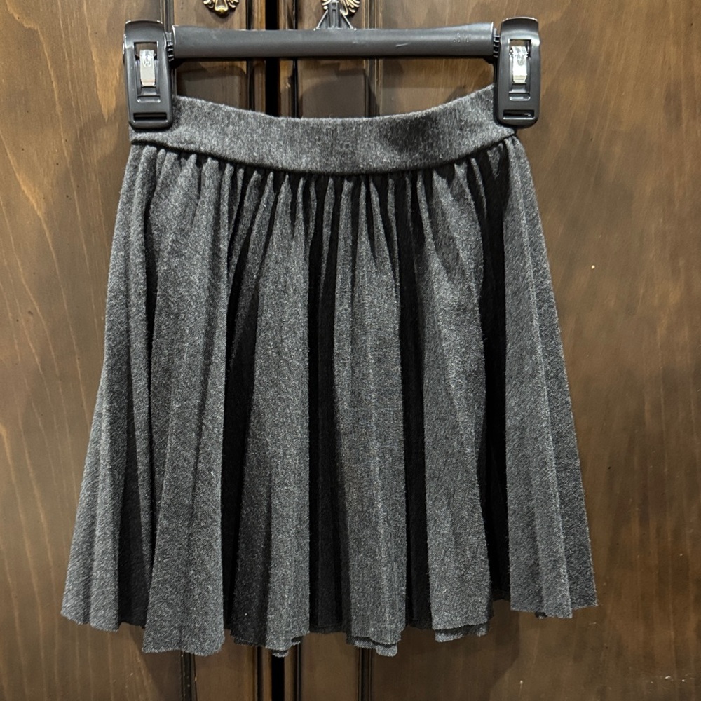 Zara kids Elegant Gray Pleated Skirt size 7